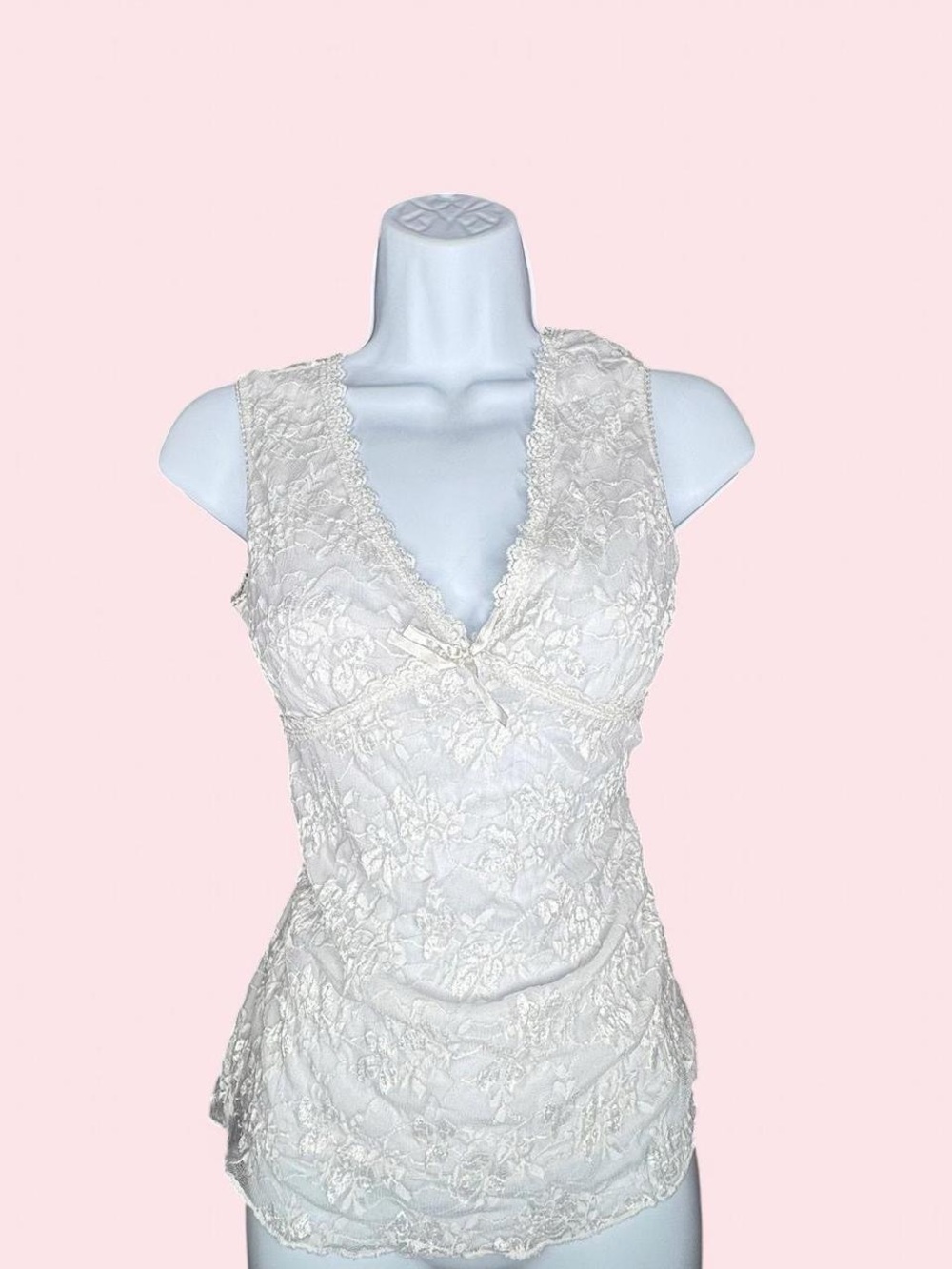 Sleeveless Lace babydoll V-neck lace top